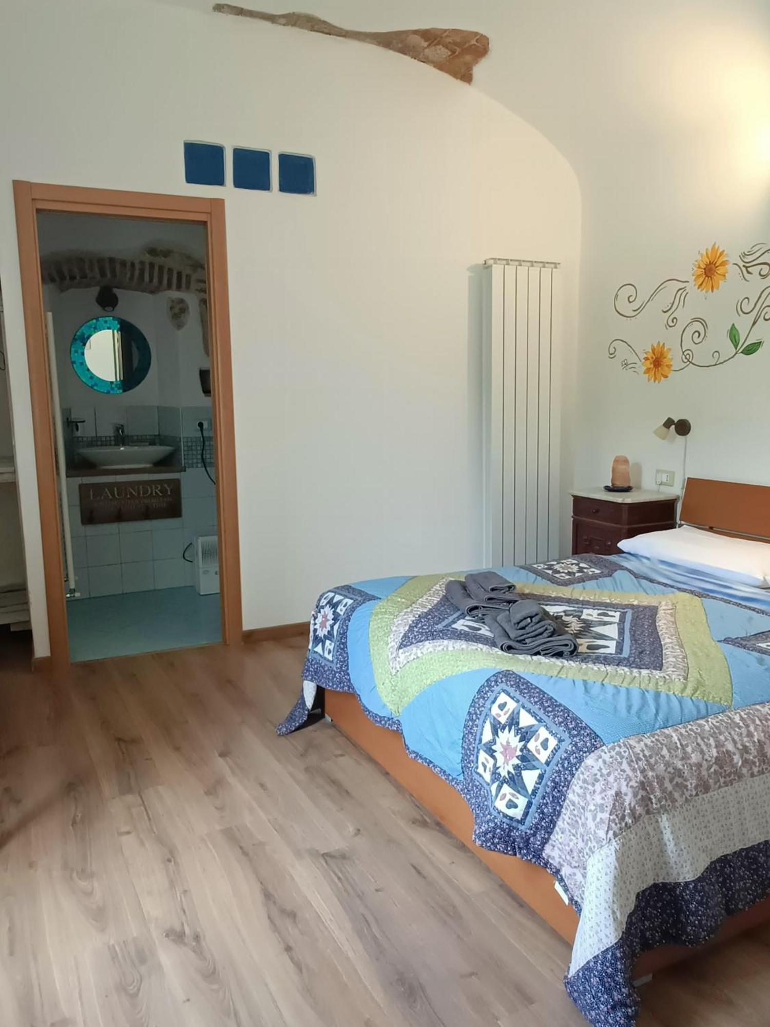 B&B Il Girasole 피날레리구레 외부 사진